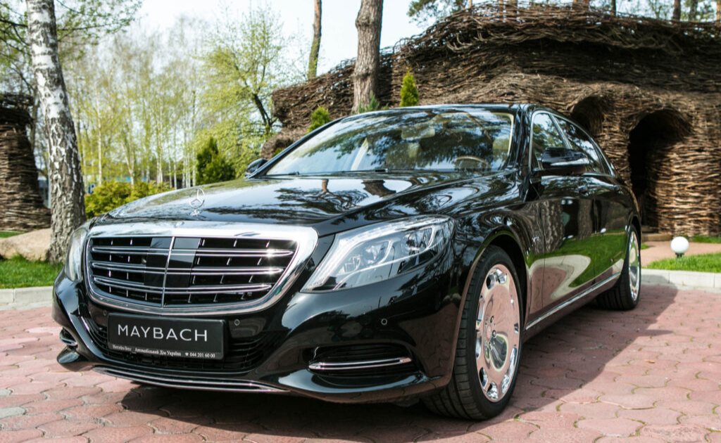 Black Mercedes Benz Maybach