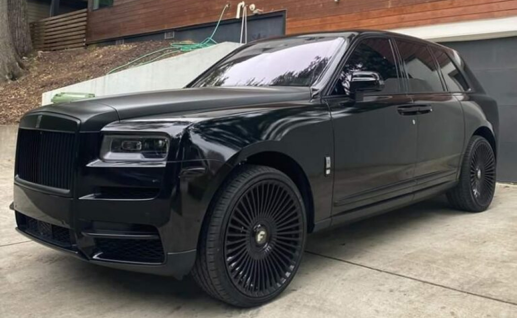 Black Rolls Royce Cullinan