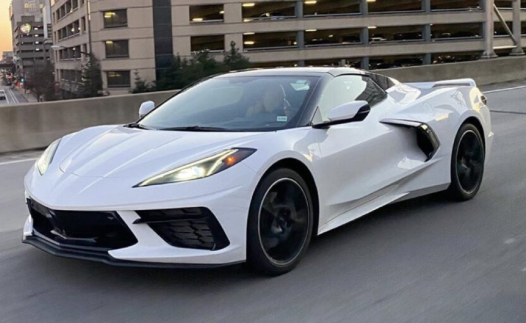 White Corvette C8