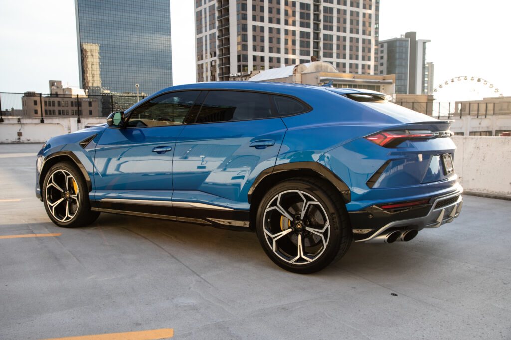 Lamborghini Urus Rental