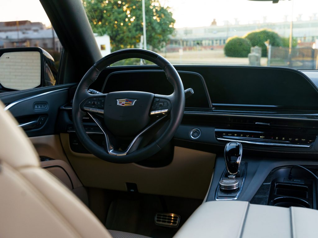 2023 Cadillac Curved Infotainment System