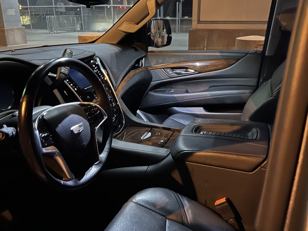 2020 Escalade Front Dash