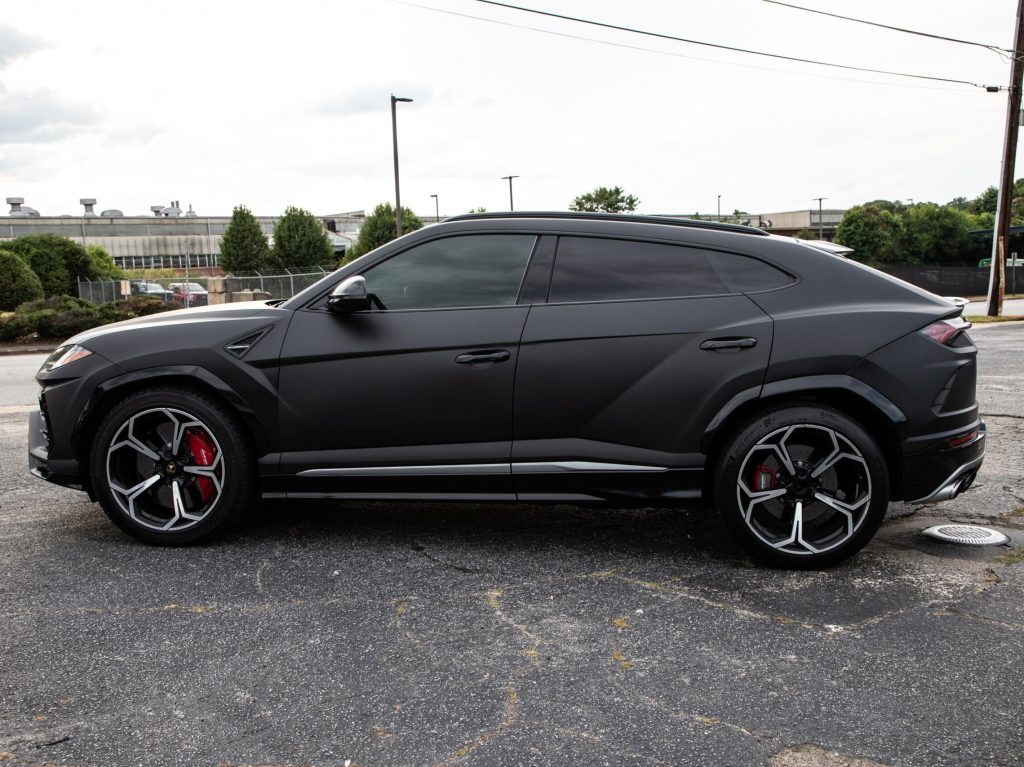 Black Lamborghini Urus