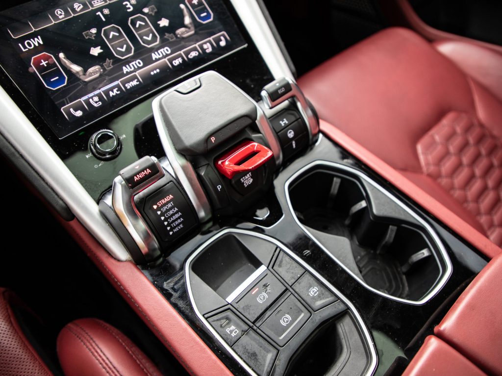 Black Lamborghini Urus Ignition