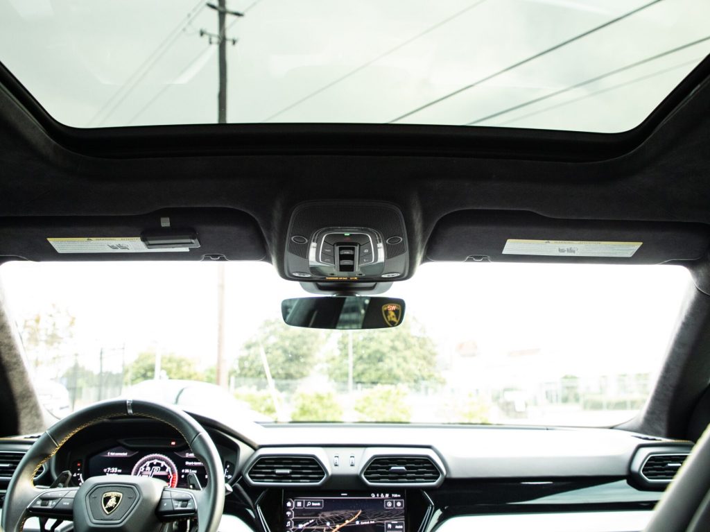 Lamborghini Urus Rental Navigation